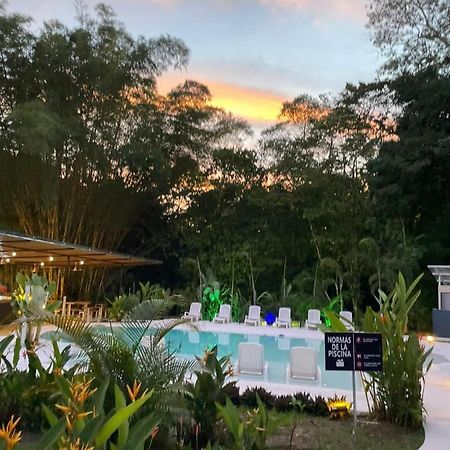 ホテルGrand Park Manuel Antonio ケポス エクステリア 写真
