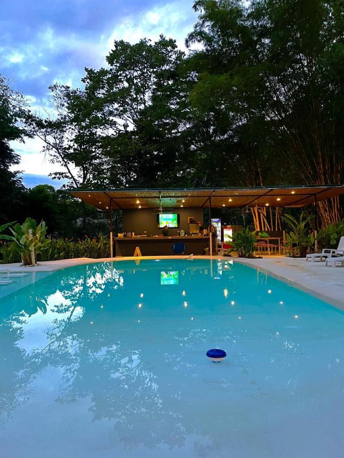 ホテルGrand Park Manuel Antonio ケポス エクステリア 写真
