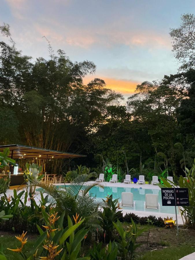 ホテルGrand Park Manuel Antonio ケポス エクステリア 写真