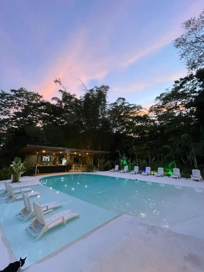ホテルGrand Park Manuel Antonio ケポス エクステリア 写真