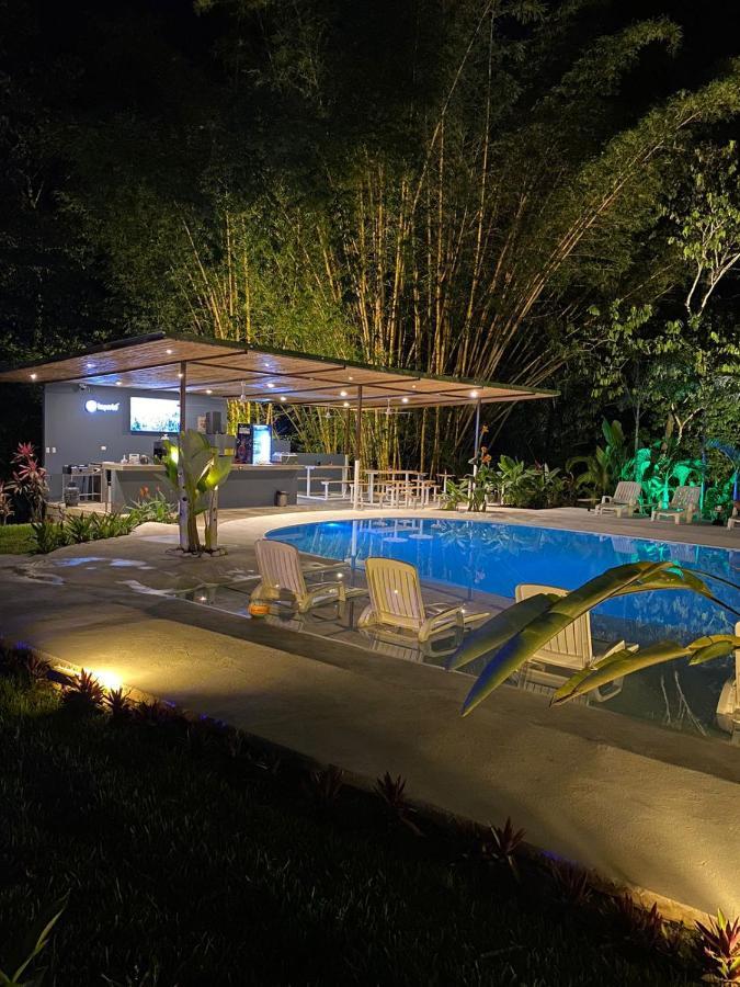 ホテルGrand Park Manuel Antonio ケポス エクステリア 写真