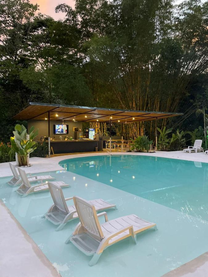 ホテルGrand Park Manuel Antonio ケポス エクステリア 写真